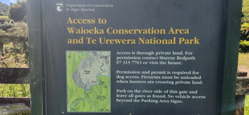 Sign at car park on Redpath's farm, Wairata, photo Barry Foster
