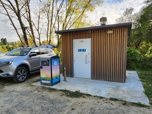 New toilet at Te Reinga Falls